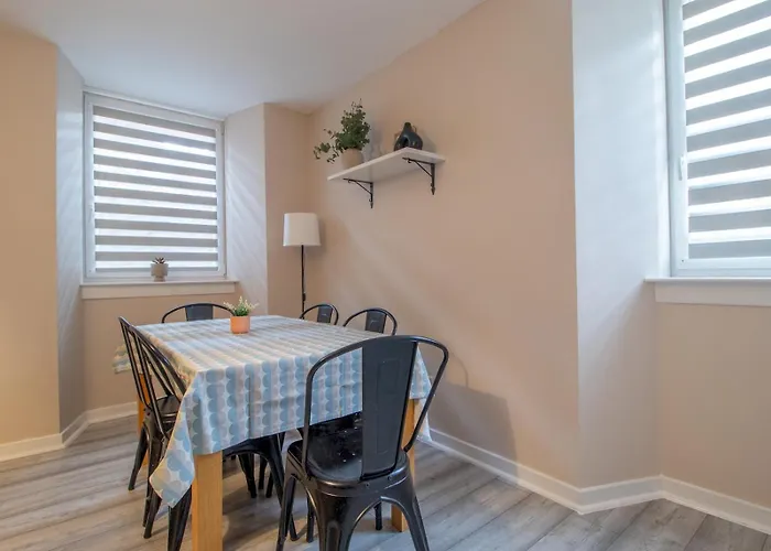 Gem Main Door Parking - Pass The Keys 格拉斯哥