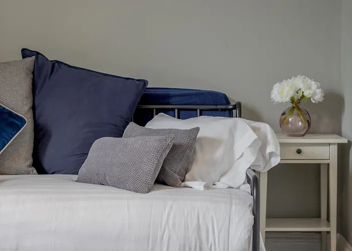 Spacious Hillhead Haven - Pass The Keys Apartman *