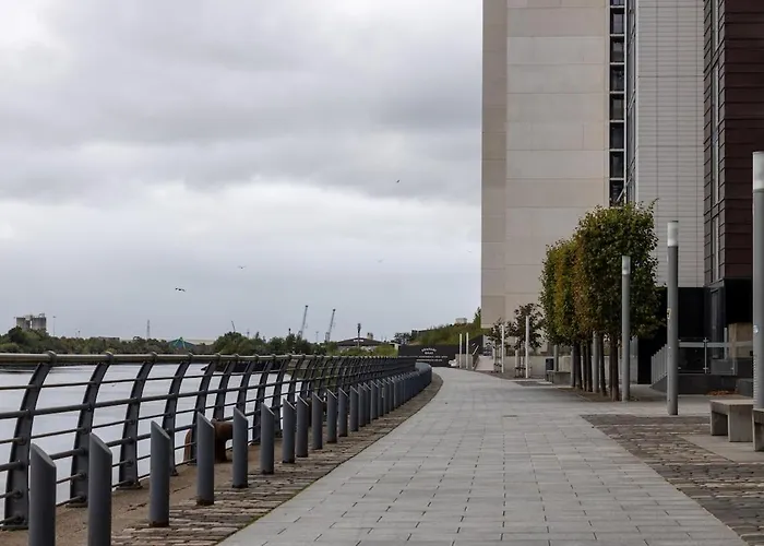 Meadowside Quay 2br Luxurious Apartamento *