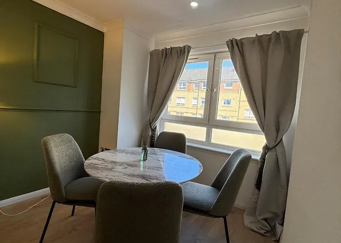 Luxurious 2br, 8 Mins From Centre *