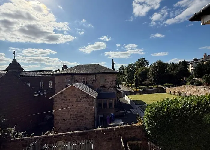 Appartement Luxurious 2br, 8 Mins From Centre *