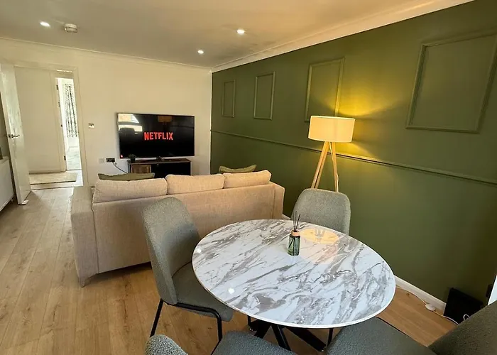 Appartamento Luxurious 2br, 8 Mins From Centre *