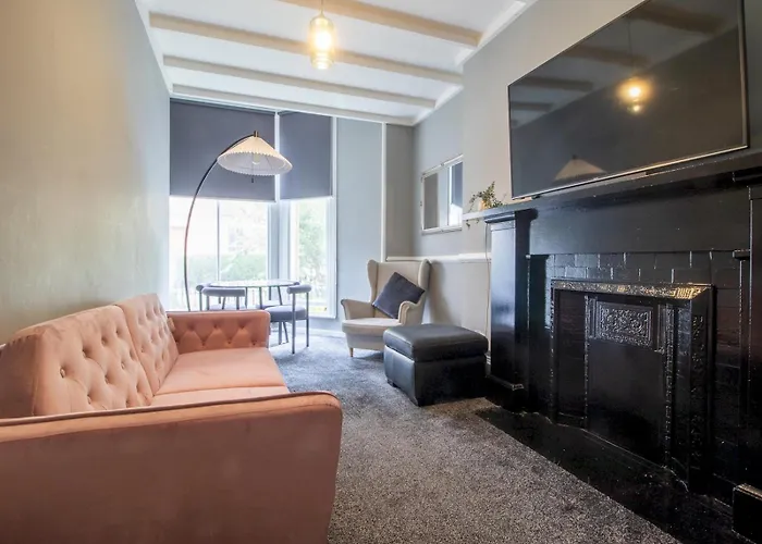 Pass The Keys Cosy In Fabulous West End Апартаменты *