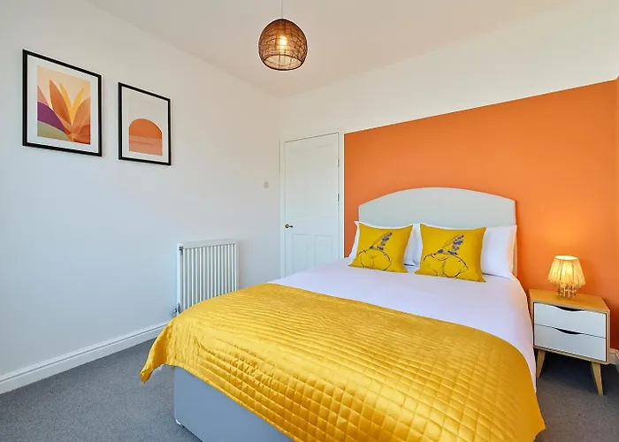 Walk To Hydro And Sec Modern 3br Free Parking Apartamento *