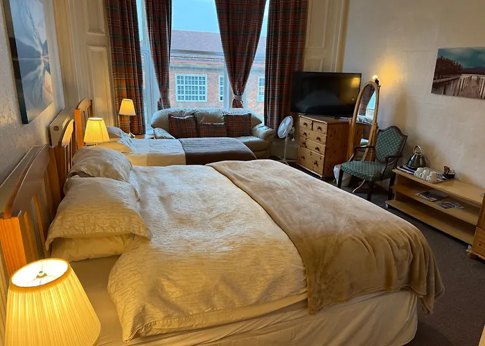 Glades House בית הארחה