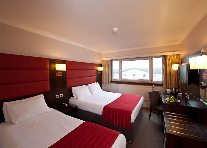 Leonardo West End Otel