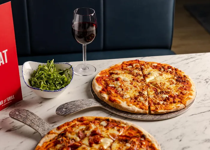 מלון Leonardo West End 3*