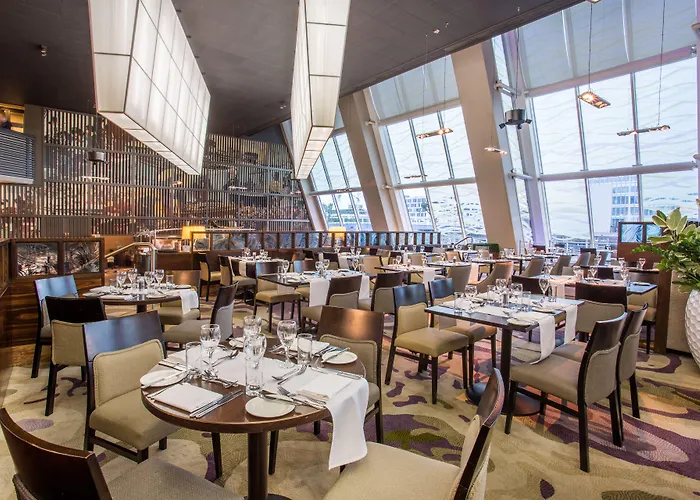 Crowne Plaza By Ihg Szálloda