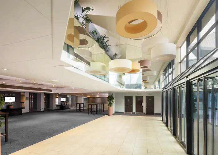 Crowne Plaza By Ihg Szálloda 4*