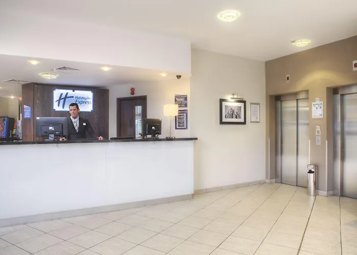 Express - - Ctr Theatreland By Ihg