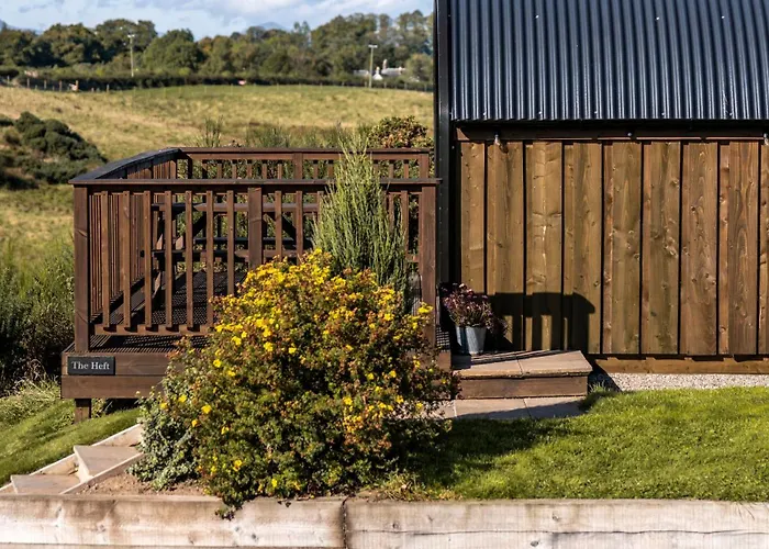 Luxury Glamping Pods - The Heft & The Hirsel * Glasgow