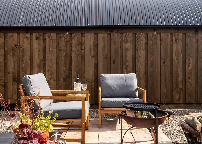 Luxury Glamping Pods - The Heft & The Hirsel * Glasgow