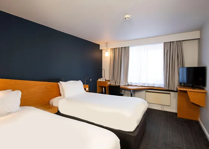 Express - - Ctr Riverside By Ihg 3*