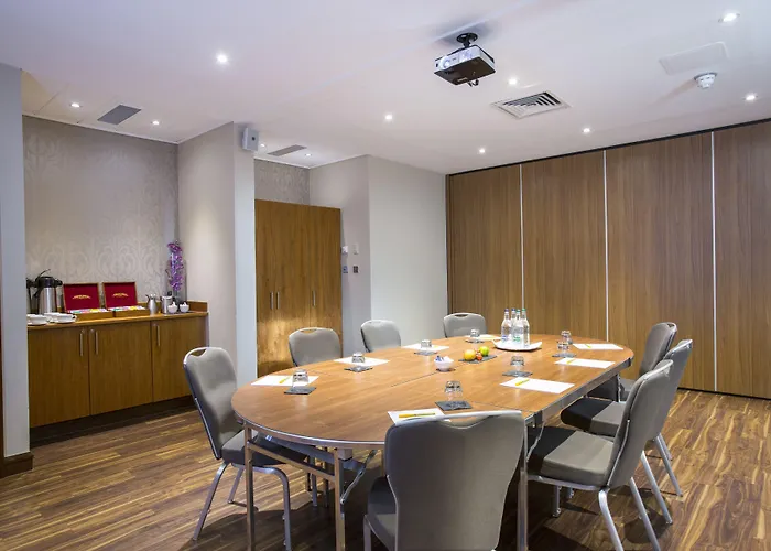 Hilton Garden Centre Hotel