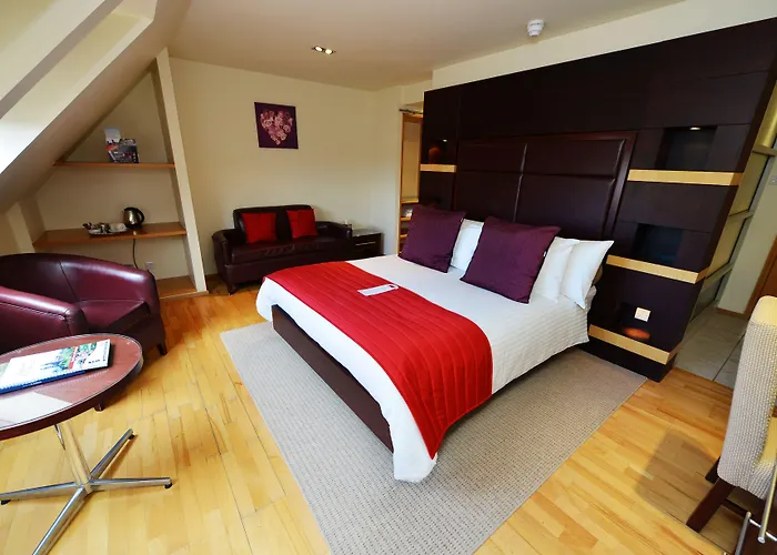 Glynhill & Near Airport