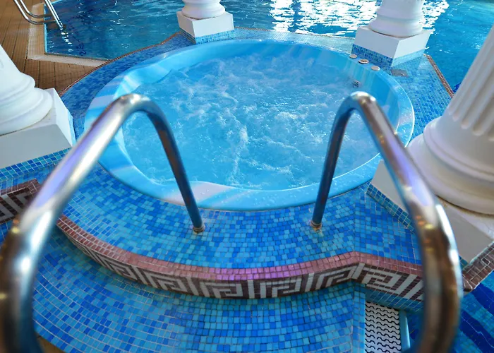 Hotel Glynhill & Near Airport