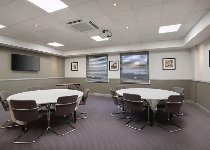 Отель Leonardo Royal