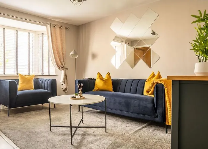 Juststay - 3 Bedroom Luxury With Free Parking וילה *