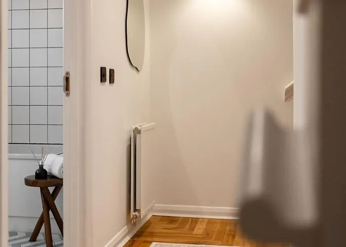 Botanic House - 3br - Private Parking *