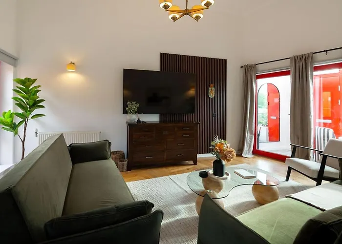 Botanic House - 3br - Private Parking *