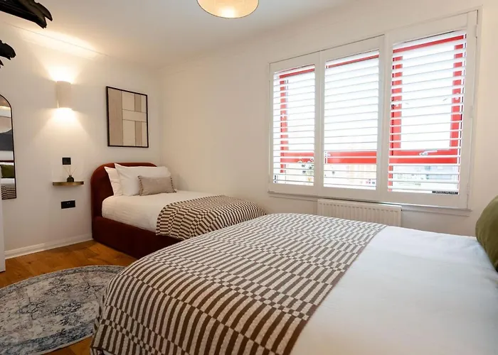 Botanic House - 3br - Private Parking * Glasgow