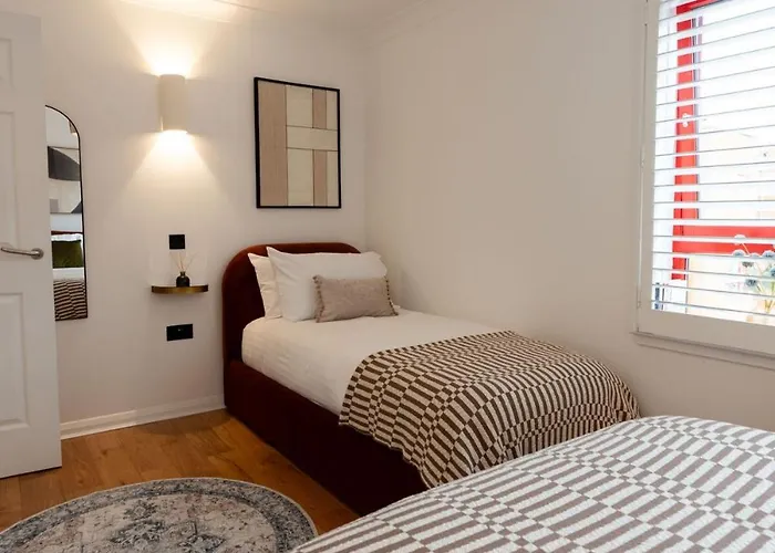 Botanic House - 3br - Private Parking *