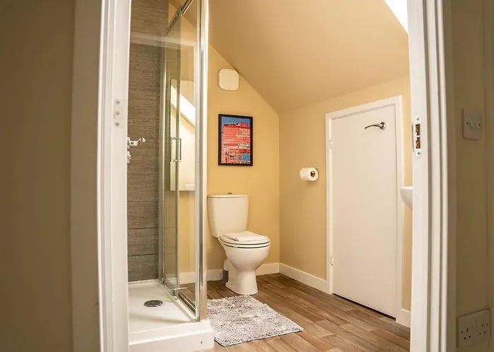 וילה Juststay - 3 Bedroom Luxury With Free Parking גלאזגו