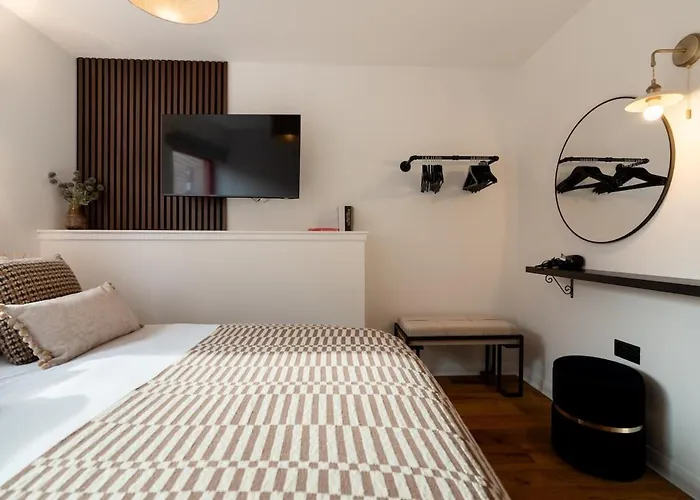 Botanic House - 3br - Private Parking