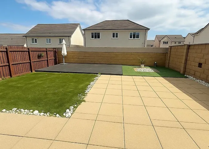 3br Detached Home, Driveway & Large Rear Garden Апартаменты Глазго