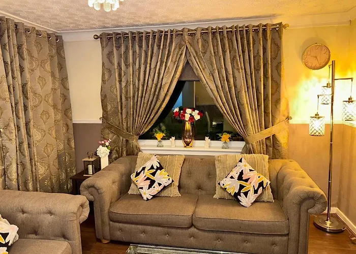 Appartement Likewise Modern Two Bedrooms For 4 In Area *