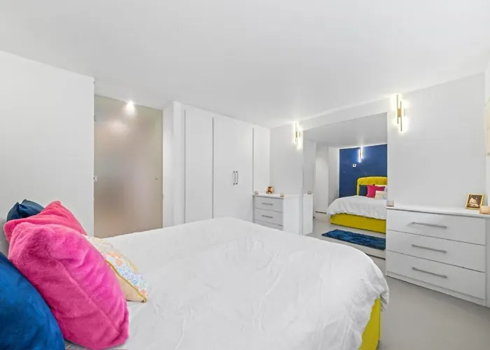 Unique 1 Bedroom Near West End Apartament Glasgow