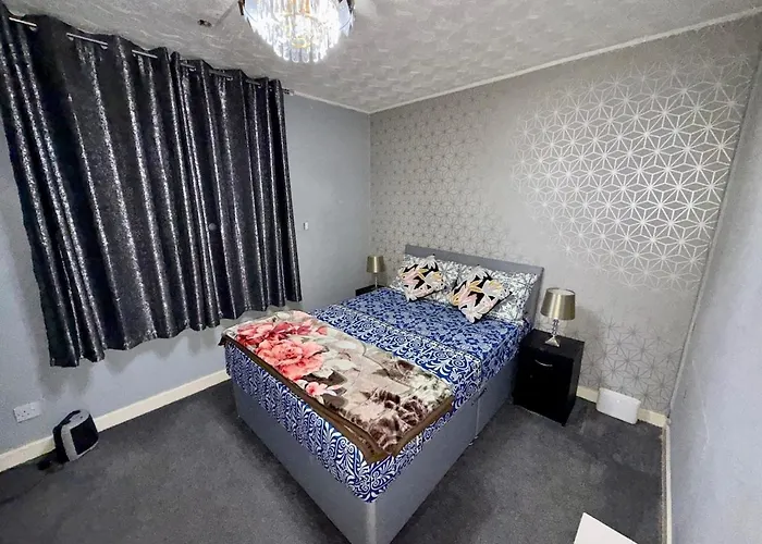 Likewise Modern Two Bedrooms For 4 In Area Glasgow