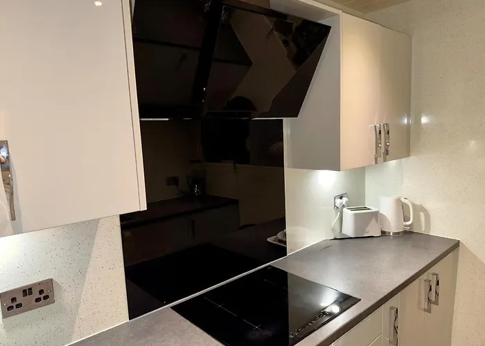 Likewise Modern Two Bedrooms For 4 In Area * Глазго