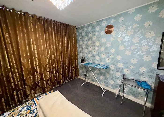 Likewise Modern Two Bedrooms For 4 In Area *