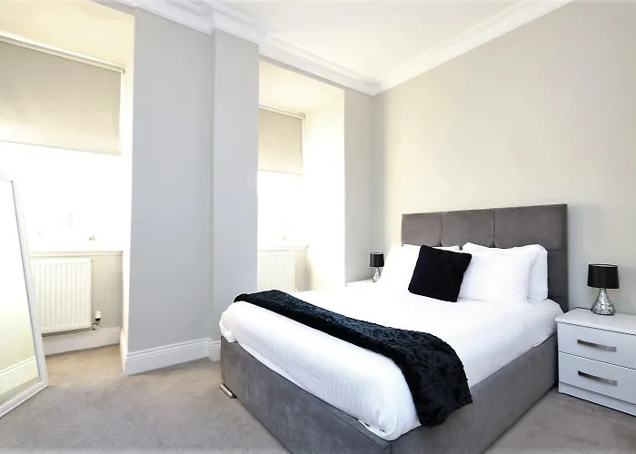 Dreamhouse St Vincent Street * Glasgow