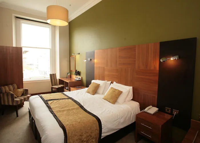 Acorn Hotel 3*