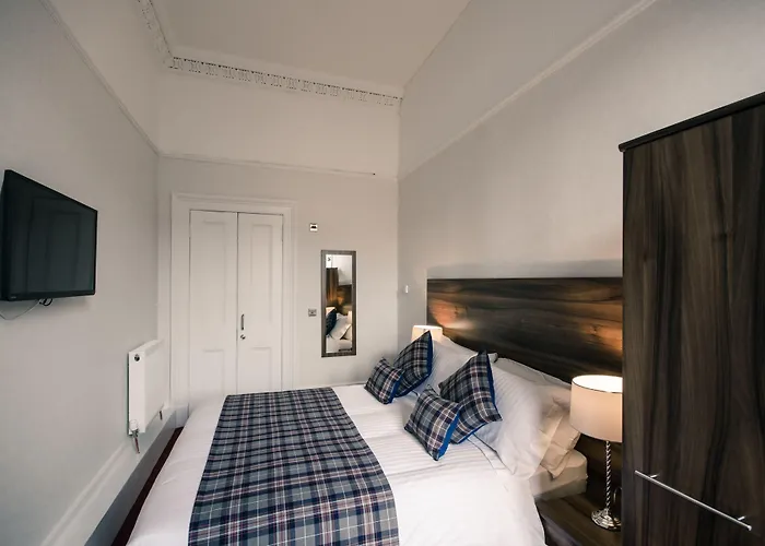 Royal West End Ξενοδοχείο 3*