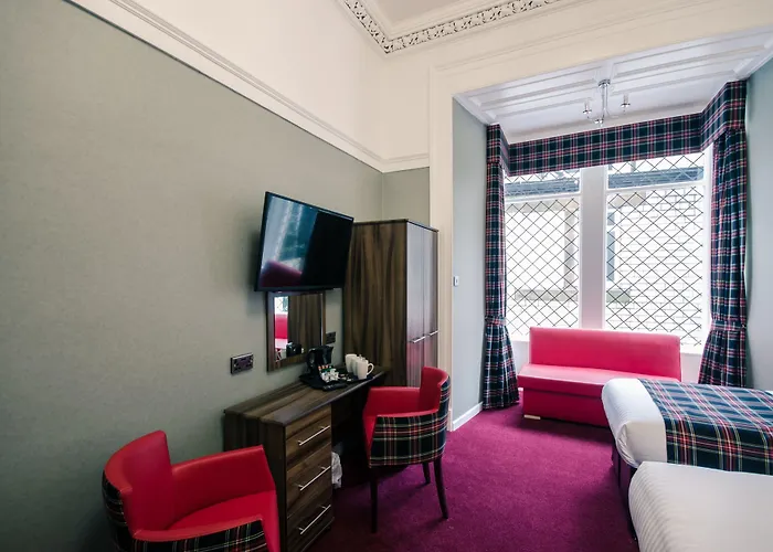 מלון Royal West End 3*