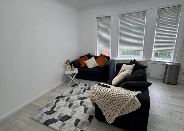 דירה Cozy 3 Bed Home, Free Parking 8 Min To Centre גלאזגו