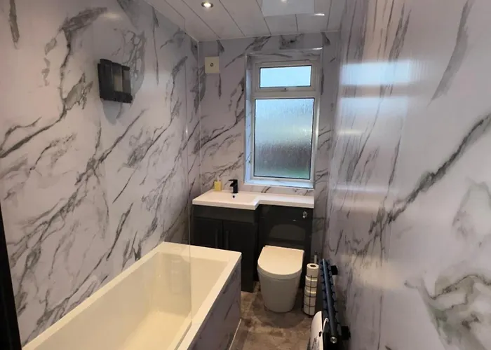 公寓 Cozy 3 Bed Home, Free Parking 8 Min To Centre