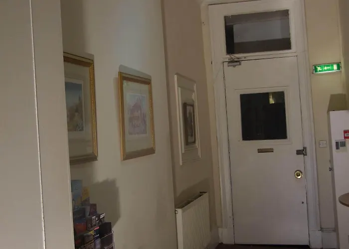 House 3* גלאזגו