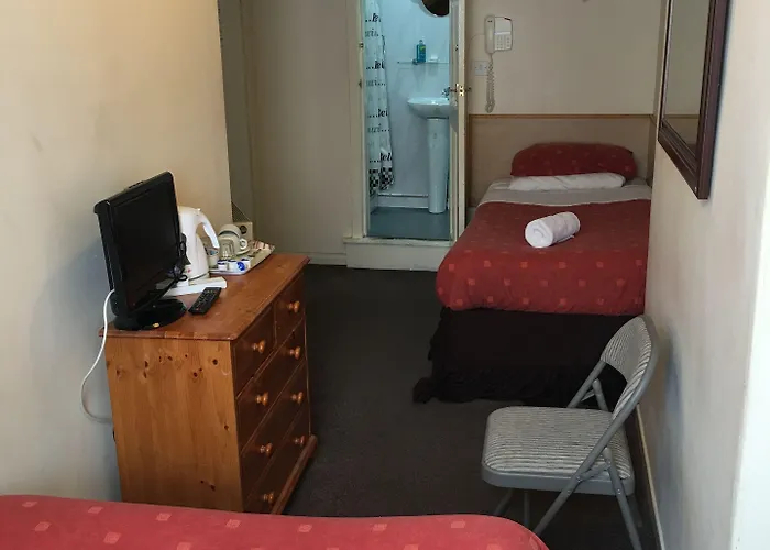 Smiths בית הארחה 3*