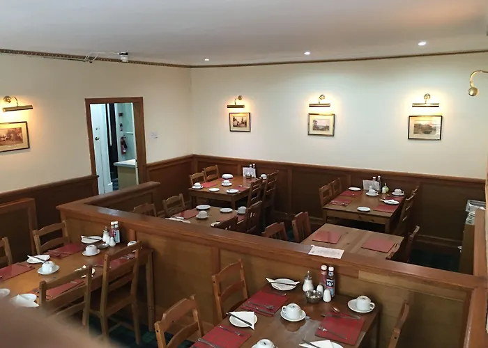 Smiths בית הארחה 3*