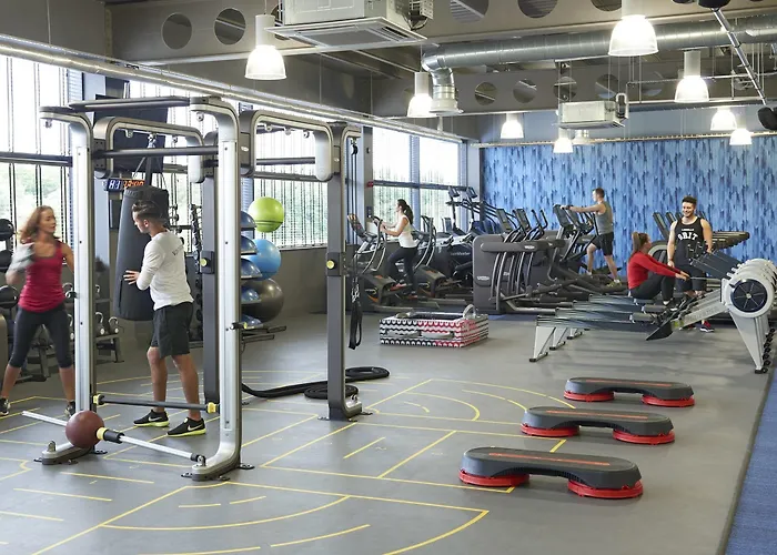 ビレッジ ホテル 4*