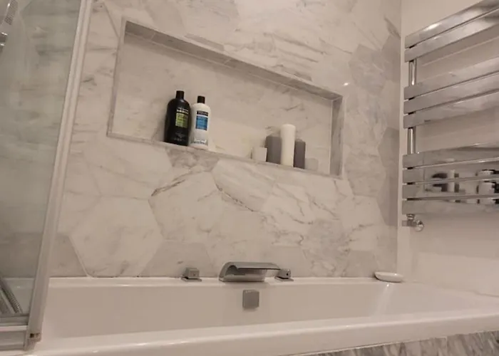 3 Bedroom Sleeps 6 Free Parking Глазго