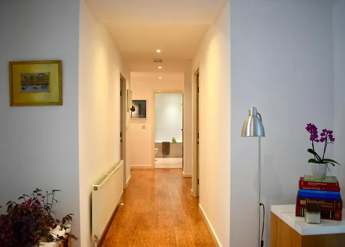 Private And Bathroom In Shared Flat With Parking