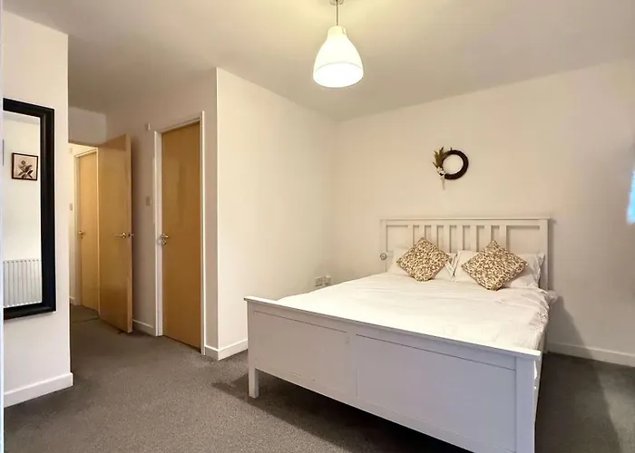 Muirhouse 2br With Free Parking Glasgow