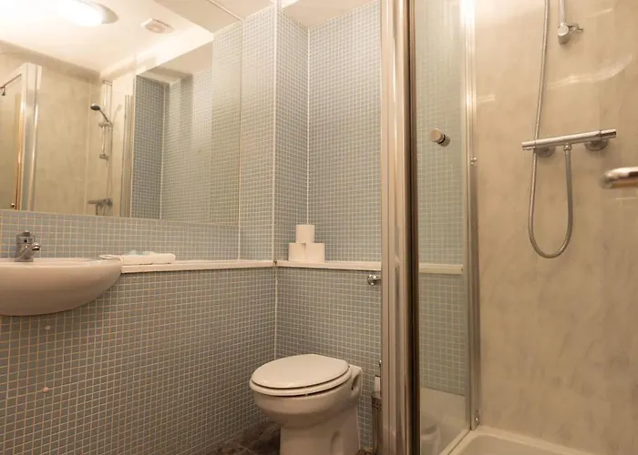 Muirhouse 2br With Free Parking Appartamento Glasgow