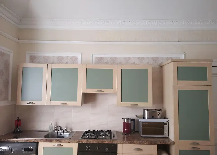 Busby Apartments * Busby