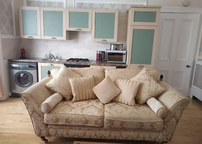 Busby Apartments * Busby